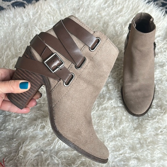 Dolce Vita Suede Leather Heeled Ankle Booties/Boots Sz 7.5 Taupe Brown Cowboy - Picture 1 of 7